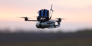 Ворожий дрон атакував Лежине, поранено жінку