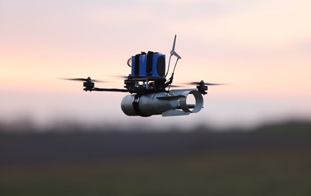 Ворожий дрон атакував Лежине, поранено жінку