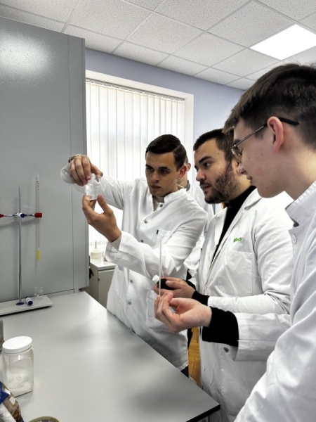 Вибір ВНЗ у Запоріжжі: навчання в Україні та за кордоном