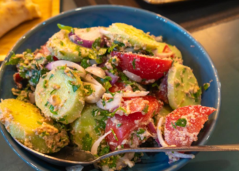 Смак Грузії на вашій кухні: простий рецепт овочевого салату