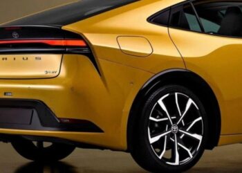 Гібридна пастка: чому покупці Toyota Prius, BMW 3 серії та Ford Mustang все частіше стають жертвами обману