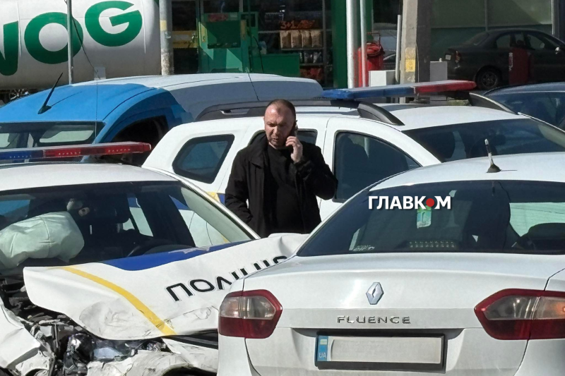 Масштабна ДТП у Києві: серед учасників &ndash; екіпаж поліції (фото)