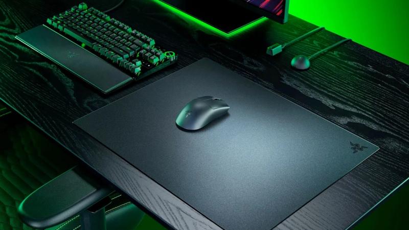 Razer представила Atlas Pro &mdash; ультратонкий килимок для миші з загартованого скла