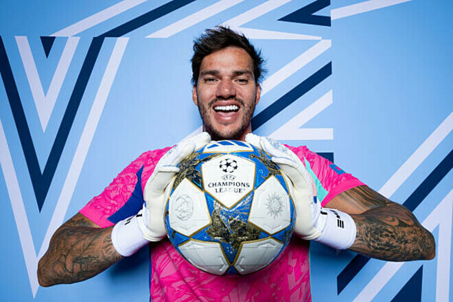 Колишній воротар Манчестер Сіті &laquo;пободався&raquo; з арбітром і вдарив монітор VAR