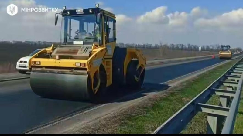 Миколаївщина серед лідерів: вже виконано понад 69% ремонту доріг