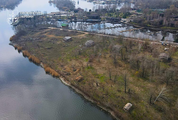 Міськрада Дніпра віддала півострів під забудову: прокуратура оскаржує