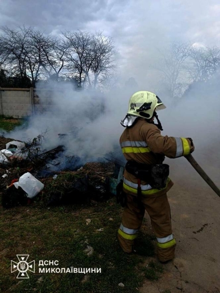 На Миколаївщині за добу сталося три пожежі: одна після падіння уламків БпЛА, - ФОТО