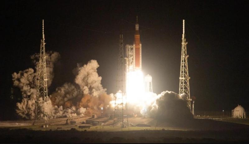 NASA вперше з 1972 року відправило астронавтів до Місяця