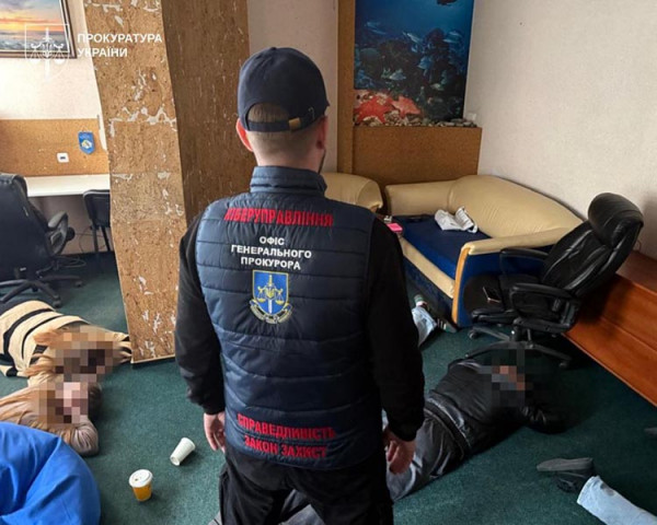 Романтичні стосунки та криптовалютні інвестиції: у Дніпрі виявили чергову мережу шахрайських кол-центрів