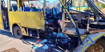 Російські терористи вдарили дроном по міському автобусу: троє людей загинули