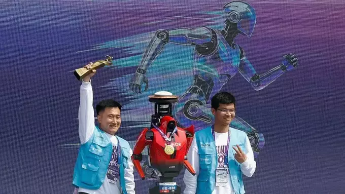 Розігнався і впав. Гуманоїдний робот побив рекорд людини у напівмарафоні