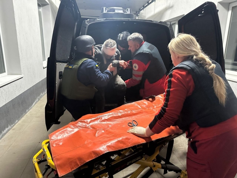 Шестеро поранених: окупанти вдарили по трьох районах області