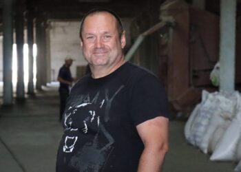 Щороку погода приносить нам несподіване, зараз – холод, – фермер Олександр Чебанов