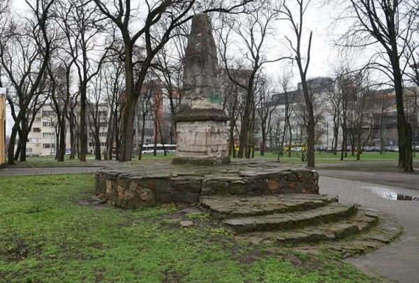 Так звану &ldquo;Катеринську мілю&rdquo; признали дорожнім знаком, який заслуговує бути нерухомою пам&rsquo;яткою