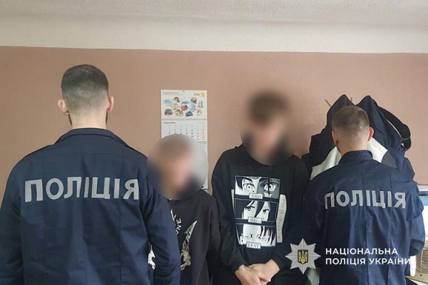 У Дніпрі двоє хлопців викрали мотоцикл та розібрали по частинам