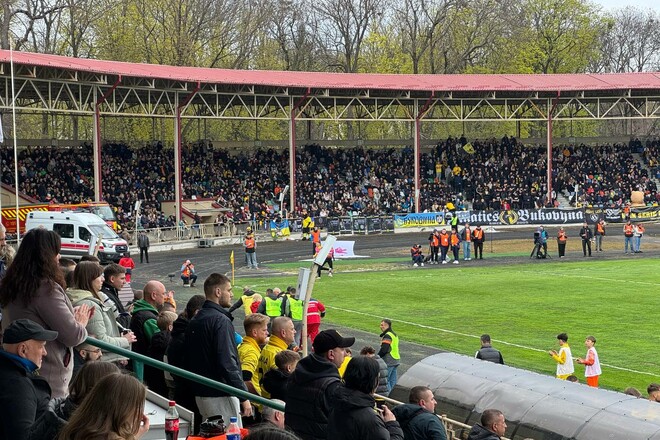 ВІДЕО. &laquo;Ганьба&raquo;. Фанати Буковини розкритикували арбітра після голу Динамо