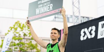 ВІДЕО. Легендарний український баскетболіст виграв дак-контест FIBA