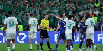 ВІДЕО. У стилі Зідана. Футболіст у фіналі вдарив головою суперника