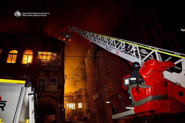 Ворог масовано атакував Дніпро та Нікопольщину: загинули люди, багато поранених