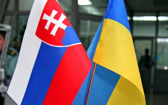 Словаччина закрила всі КПП на кордоні з Україною: що відомо про термінове рішення