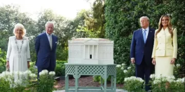Король Чарльз прибув до США з 4-денним візитом та зустрівся з Трампом