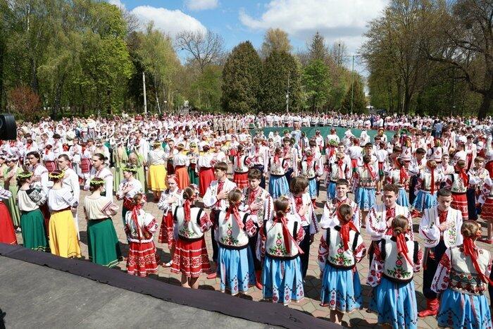 На Хмельниччині встановили рекорд України з наймасовішого виконання подільського "Краков&rsquo;яка"