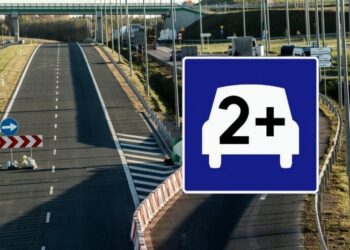 В Європі встановлюють знак «2+» на синьому тлі: водіям пояснили його значення