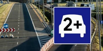 В Європі встановлюють знак «2+» на синьому тлі: водіям пояснили його значення