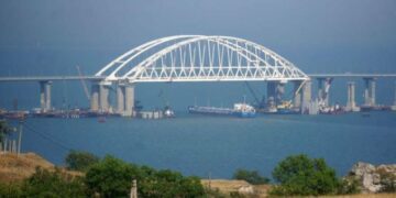 ЗСУ уразили біля Кримського мосту не просто катери: чим важливі для Кремля судна “Соболь” і “Грачонок”
