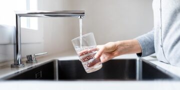 Вчені створили систему опріснення морської води без відходів