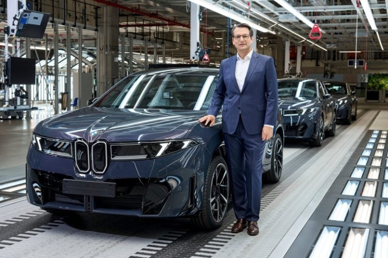 Нова ера BMW: Мілан Недєлькович замінив Олівера Ціпсе на посаді CEO