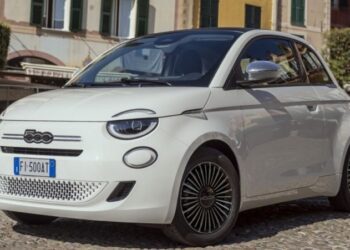 FIAT повертає моду на маленькі кабріолети: представлено новий 500 Dolcevita (ФОТО)