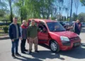Гідний вчинок: водії франківських тролейбусів скинулися на авто для свого колеги-військового (ФОТО)