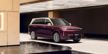 Вітальня на колесах із 31 динаміком: Great Wall Motor вивела на ринок флагман Wey V9X