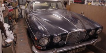 Із двигуном від суперкара: капсула часу Jaguar 60-х завелася після 33 років простою (ВІДЕО)