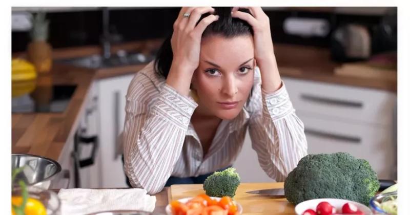 П'ять продуктів, які руйнують нервову систему: що варто знати