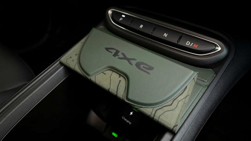 Jeep Avenger (2026): М’який пластик замість «барабанного» та трохи більше камер
