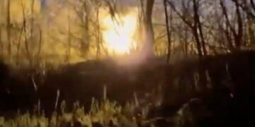 В окупованому Луганську партизани знищили  КамАЗ російських окупантів, – ВІДЕО