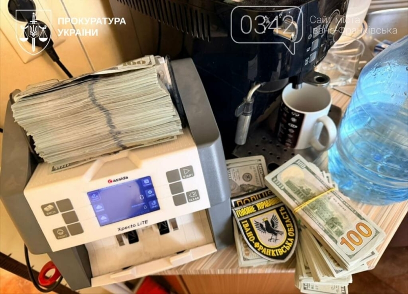 Мільйони готівки, ролекси та елітні автомобілі: Генпрокурор повідомив нові подробиці справи керівництва поліції Прикарпаття