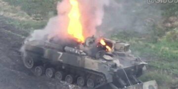 За добу захисники України знищили 950 російських окупантів та гелікоптер