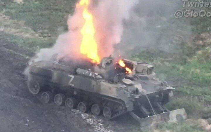 За добу захисники України знищили 950 російських окупантів та гелікоптер