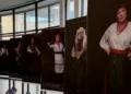 У метро відкрилася фотовиставка, присвячена дружинам і матерям воїнів