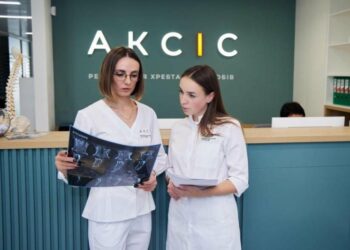 Сучасна реабілітація для дорослих та дітей у Хмельницькому — шлях до життя без болю разом із центром АКСІС