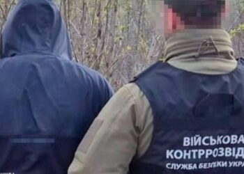 Затримали харків’янина, який палив військові пікапи під час ремонтів