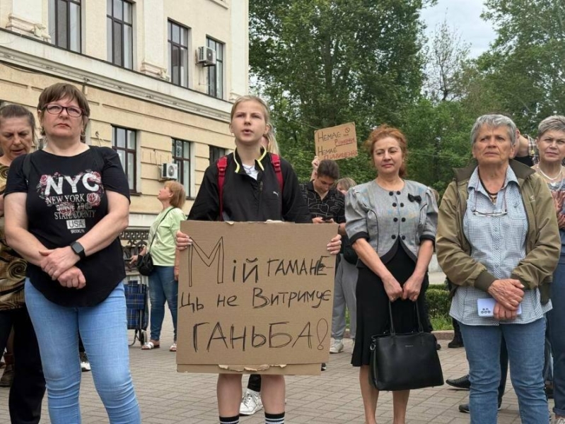 «Ми платимо - ми вирішуємо»: як у Запоріжжі мітингували проти підвищення тарифів на проїзд