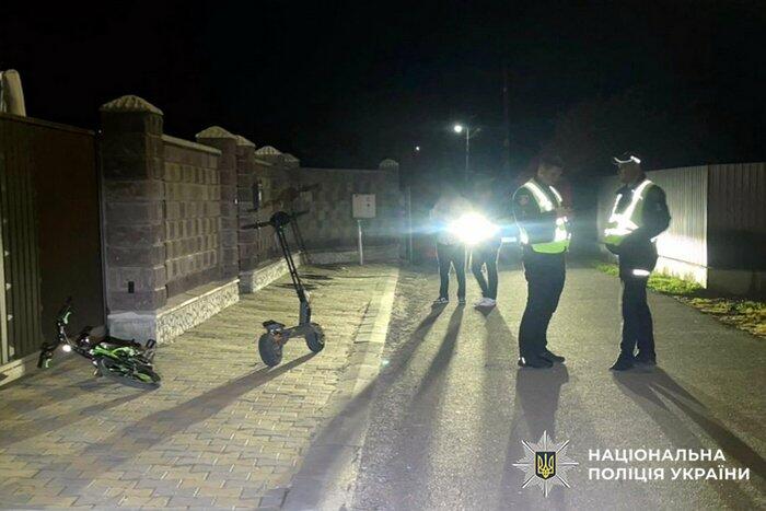 У Старокостянтинові електросамокат збив 6-річного велосипедиста: обидві дитини в лікарні