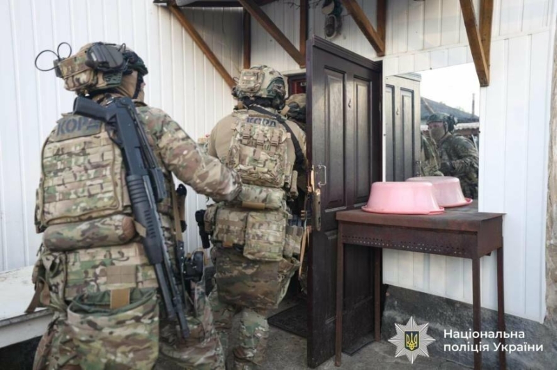 Пограбували сейф із 8 млн грн: у Франківську затримали зухвалу банду (ФОТО)