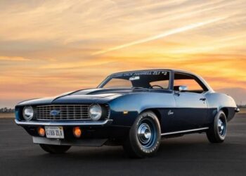 Потужний раритет: старий 57-річний Chevrolet пішов із молотка за $1,4 мільйона (ФОТО)