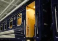 Сталися суттєві затримки і зміни у русі поїздів на Дніпропетровщині через ворожу атаку