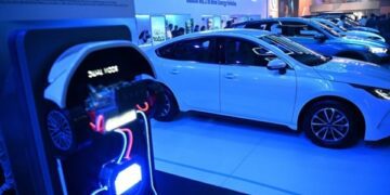 У квітні зріс попит на електромобілі: які моделі обирають українці